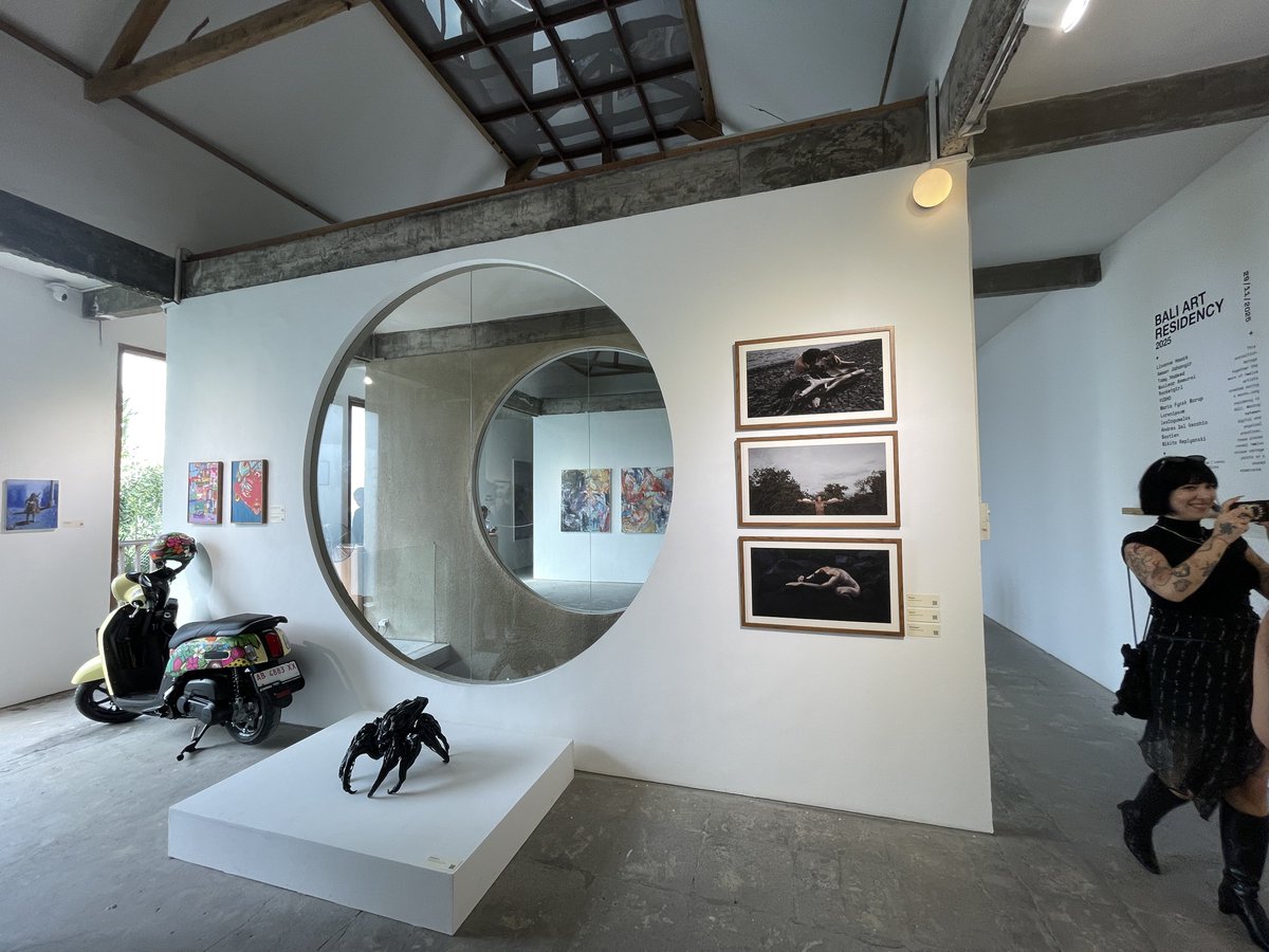 mariafynsknorup's tweet image. And we’re open! 
‘You may know them’ - Sun Contemporary, Pererenan, Bali

So incredibly grateful for this stunning end to a marvelous residency xx