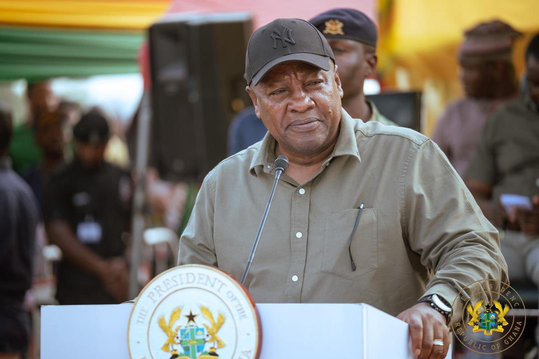 Bridget_Otoo's tweet image. Happy Birthday to His Excellency President @JDMahama 

My favourite and Your Favourite President.