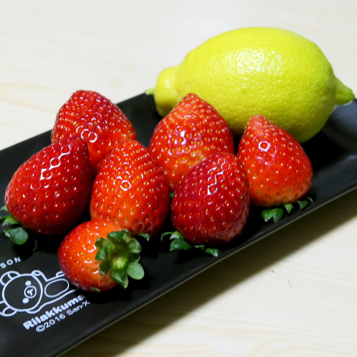 若い人が工夫を凝らして イチゴ屋さんを始めたとの情報 もちろんイチゴ 若い人が工夫を凝らして イチゴ屋さんを始めたとの情報 もちろんイチゴ