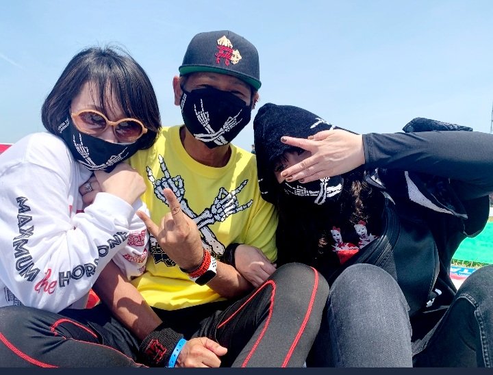 #これを見たやつは座ってる画像をあげろ