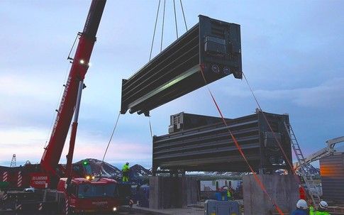 WindowOnTech's tweet image. rt @wef 
Air-to-rock: This Icelandic facility is turning CO2 into stone wef.ch/3sUegfK #ClimateChange #GlobalWarming