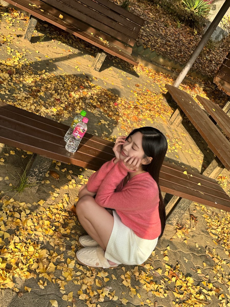 kim minju pics tweet media