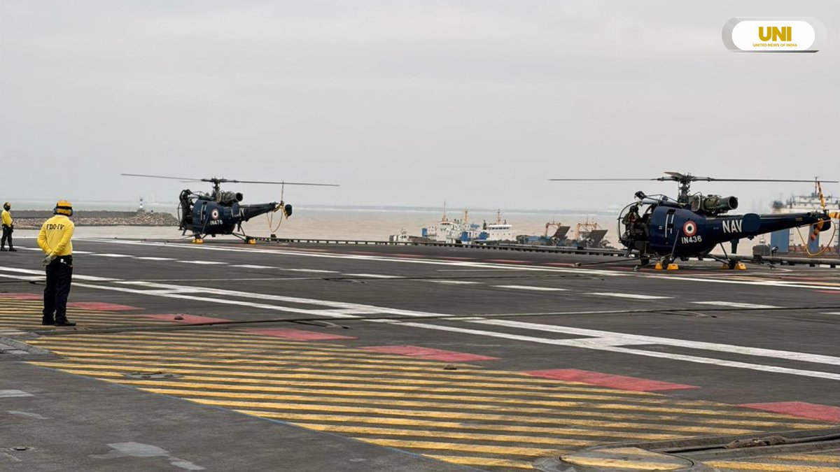 uniindianews's tweet image. Two Chetak helicopters from INS Vikrant took off for Search and Rescue Operations with Sri Lanka Air Force personnel onboard. 

@IN_R11Vikrant | @DrSJaishankar | @airforcelk | @MEAIndia | @IAF_MCC | @IndiainSL | #INSVikrant | #IndianAirForce | #SriLankaAirForce |
