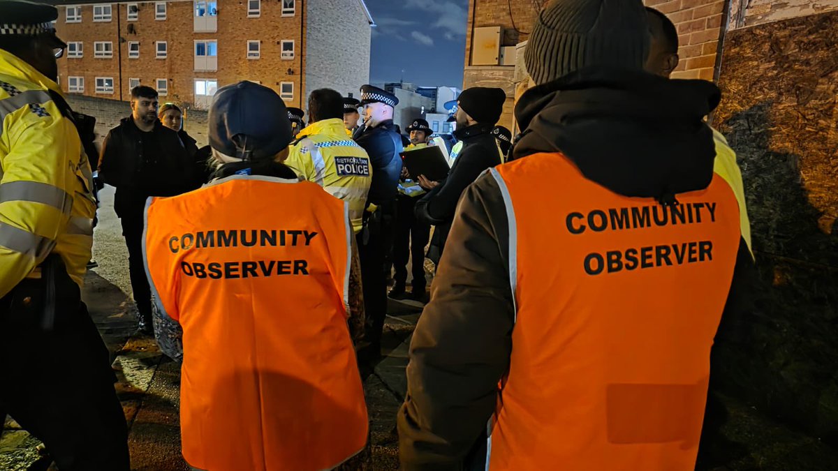 MPSSpecials's tweet photo. North East MSC - Last night Neighbourhood Policing operation: 20 seizures 8 arrests, plus intelligence gathered. Specials lead operation with partners to keep our streets safe. Specials leading the way Stronger Ever Neighbourhood Police #SENP #NewMetForLondon #CommunityPolicing https://t.co/bZnzt9DBbz