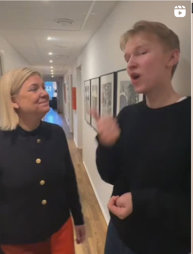 Bongoberra's tweet image. Här jammar @magdandersson med han som driver flera av Socialdemokraternas hatkonton, t ex @JavlaULand 

Han heter @emilnordfjell, skriver på Aftonbladet, son till sossepamp, SSU och jobbar så klart på trollfabrikens huvudkontor, AiP Media. 

Men Magda vet inget om detta...🤡🤡🤡