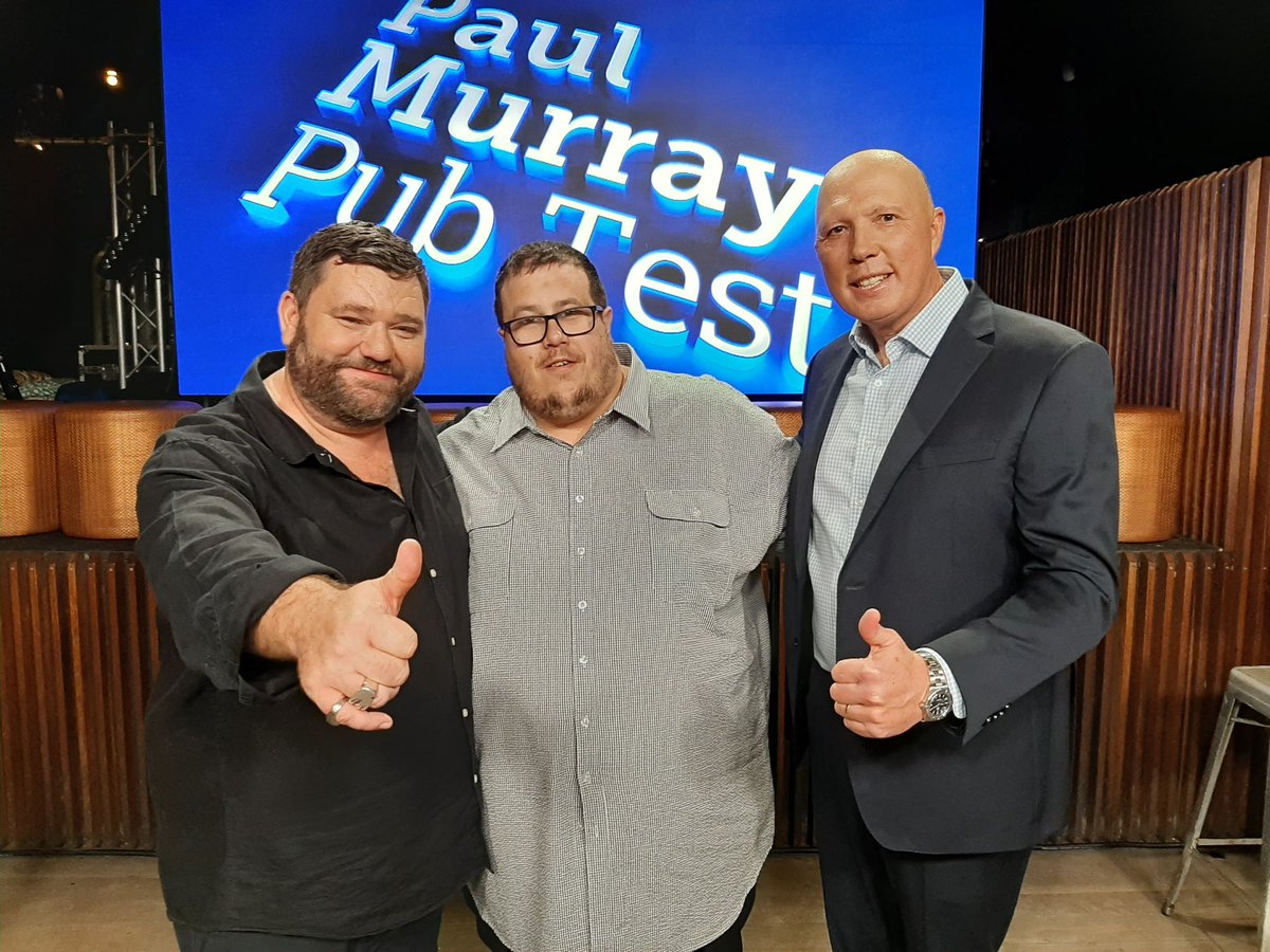 CameronScottR's tweet image. I wanna send out my sincere and God given thanks to Paul Murray on his FANTASTIC 15 years at Sky News,

I have had the pleasure of meeting this man on a few occasions and love watching his show when I have the chance,

I wish him &amp;amp; Sharn and the kids all the best in the future!