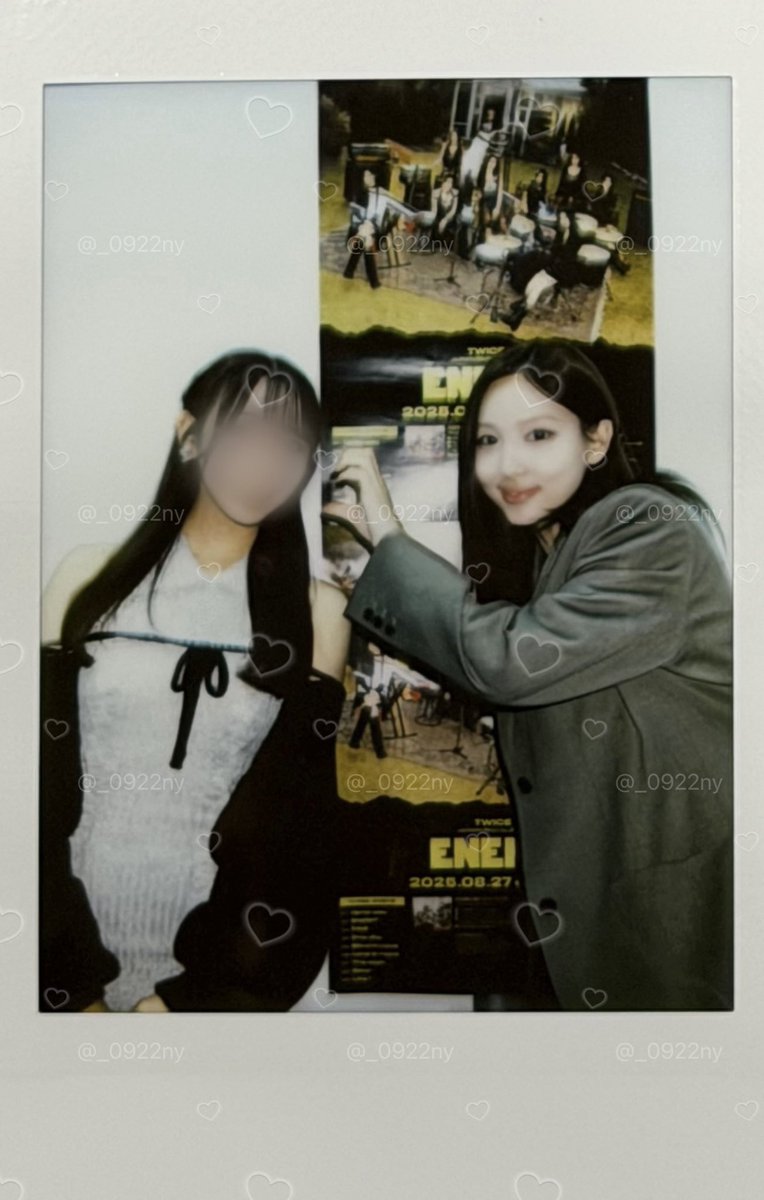 _0922ny's tweet photo. 251129 ♡̴⟡

夢のナヨンちゃんとのツーショチェキ💖
私のほっぺにハート作ってくれてありがとう✨ https://t.co/SL3boOvyF3
