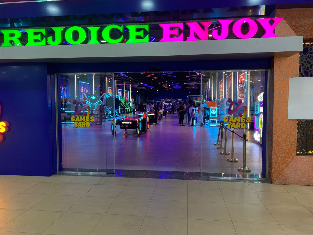 Makdawy's tweet photo. mall space https://t.co/OztZZq6Pcu