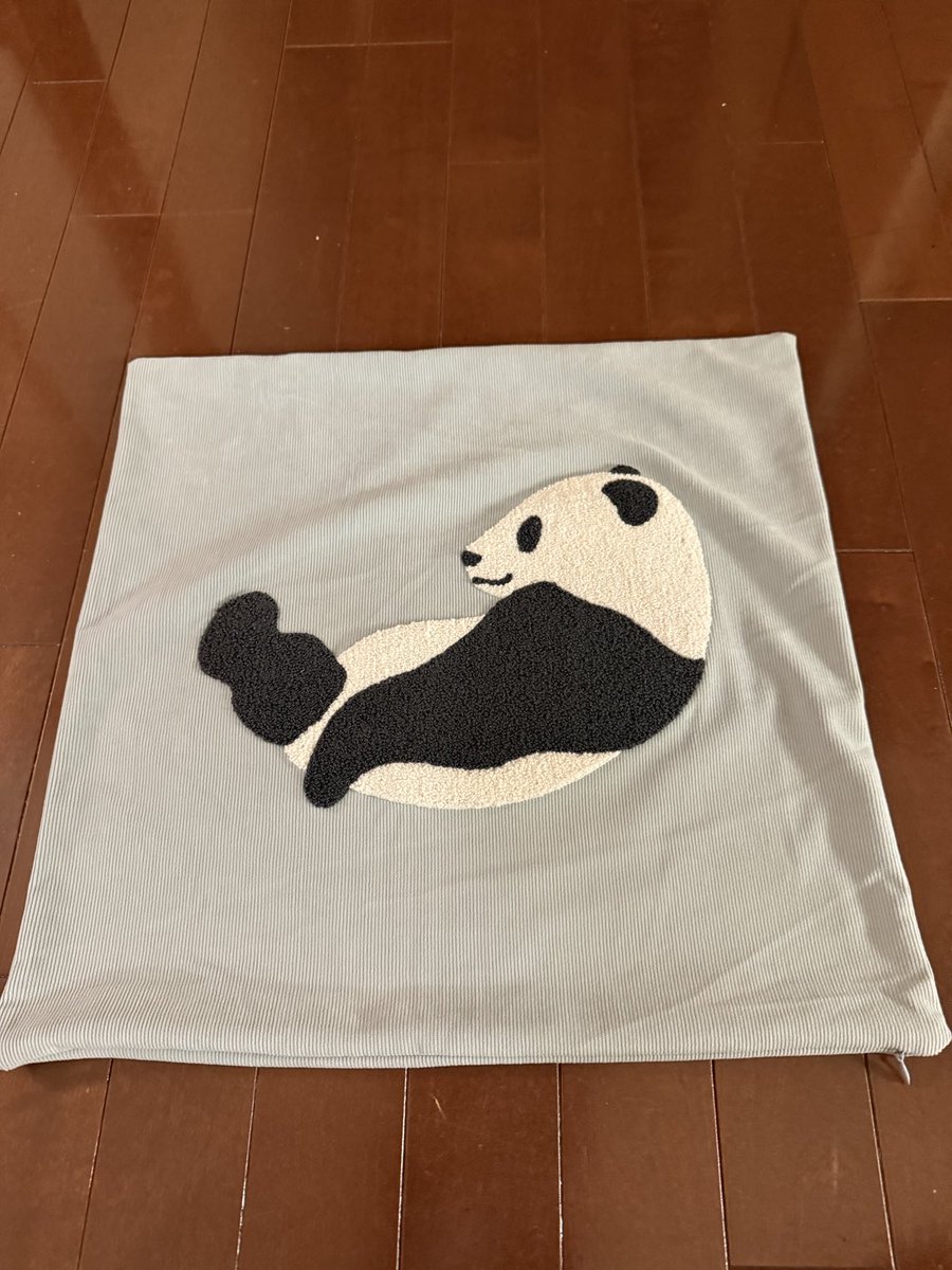 yuhinyuihin's tweet photo. 可愛いクッションカバーありました🐼
#クッションカバー #パンダ #大熊猫
#ジャイアントパンダ #ifHOME
#東京インテリア https://t.co/hfv8HBpzmx