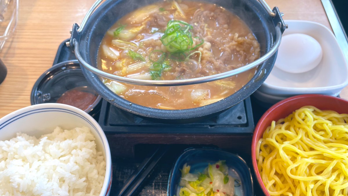 chrmlinux03's tweet image. #リナちゃん食堂 #吉野家 
#牛肉玉ラーメン鍋膳 

ちょっとしょっぱい
味を薄めに是非🙏