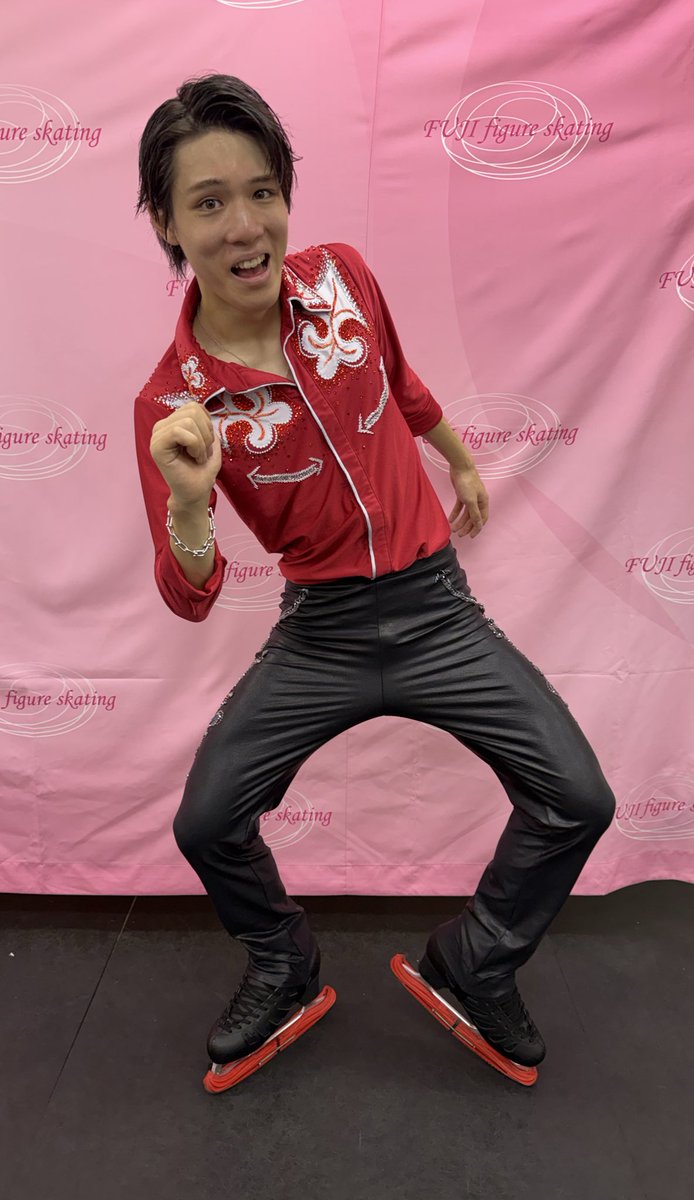 online_on_ice's tweet image. ꕤ ⑅ ┈┈┈┈┈┈┈┈┈┈ ⑅ ꕤ
   全日本フィギュア2025まで
            ❄️あと20日 ❄️
ꕤ ⑅ ┈┈┈┈┈┈┈┈┈┈ ⑅ ꕤ

  男子No.9️⃣
🗼大島光翔(おおしまこうしょう) 選手🗼
22歳/富士薬品

今季ミーシャと初タッグ🤝…