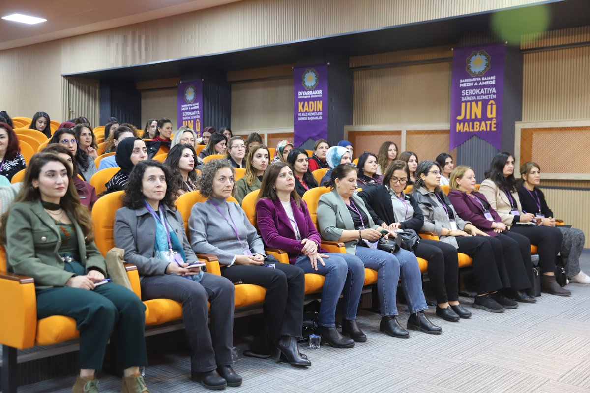 💬 Eşbaşkanımız Bucak: Özgür ve Eşit Bir Toplumu Hep Birlikte Yaratacağız 🟣

📌 Büyükşehir Belediyemiz ev sahipliğinde kadınlara yönelik destek mekanizmalarını güçlendirmek, mevcut sorunları ele almak, çözüm önerilerini paylaşmak ve birlikte daha etkili stratejiler geliştirmek