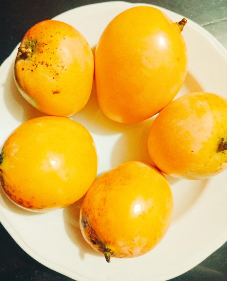 AKIMBO_888's tweet image. #AlphabetChallenge 
#vowels 

A for &quot;apple mangoes&quot;