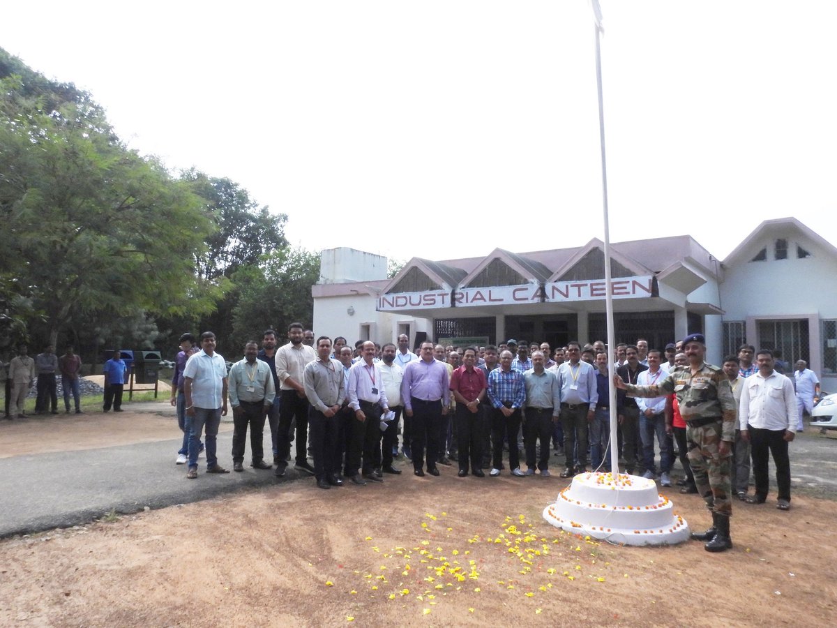 PRO_OFBL_A UNIT OF MIL tweet media