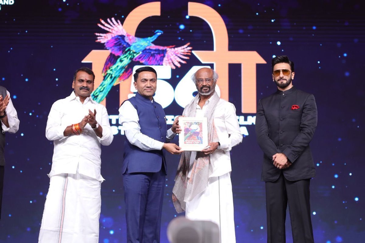 annamalai_k's tweet image. இந்தியத் திரையுலகின் இலக்கணத்தை மாற்றி அமைத்து, தனது ஒப்பற்ற கலைத்திறனால், திரையுலகின் சூப்பர் ஸ்டாராகத் திகழும் தலைவர் திரு @rajinikanth அவர்களின் 50 ஆண்டு கால கலைச்சேவையைப் பாராட்டி, @IFFIGoa சர்வதேச திரைப்பட அமைப்பு, விருது வழங்கி கவுரவித்துள்ளது பெருமையும், மகிழ்ச்சியும்…