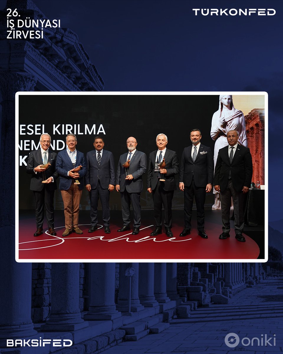 Türkonfed 26. İş Dünyası Zirvesi’nde sivil toplumun öncülerini onurlandırdık. 

Index Grup Yönetim Kurulu Başkanı ve 2017-2018 Dönemi TÜSİAD Yönetim Kurulu Başkanı Sayın Erol Bilecik, TÜSİAD Yüksek İstişare Konseyi Başkanı Sayın Ömer Aras, TÜRKONFED Yüksek Danışma Kurulu Eski