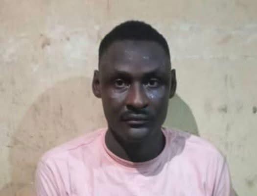 allhajinallah's tweet image. The NDLEA has arrested an Air Force officer, Anas Muhammed Fakai, in possession of weapons.

According to him, the weapons were to be delivered to a police officer named ‘Muhammed Auwal Haliru’ in Abuja.

May Allah continue to expose everyone involved in Nigeria’s problems.