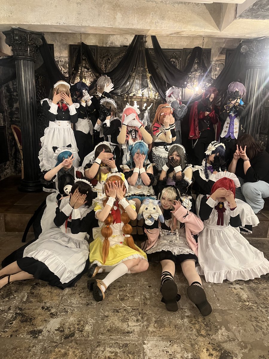 #虹のメイドと執事日和

初主催してきました〜😭
と〜ってもビジュ爆発のレイヤーさまと、大天才カメラマンさまと、しごできのアシスタントさまに囲まれて、激ハッピーﾁｬﾝでした😭
皆様本当にありがとうございましたᵕ̩̩_ᵕ

幸‼️‼️‼️‼️‼️‼️‼️‼️‼️‼️