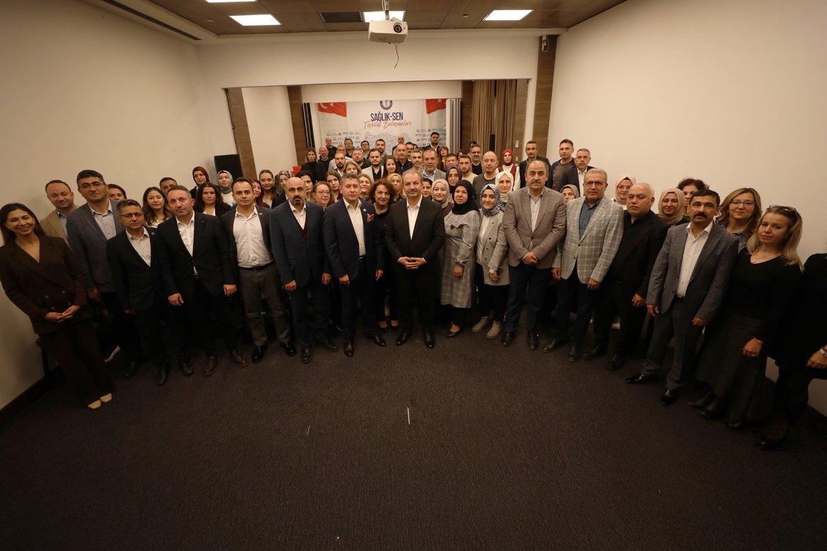 Genel Başkan Mahmut Faruk Doğan:

📌Hekimin, hemşirenin, ebenin derdini Sağlık-Sen'den başka dertlenen yok.  

📌Kamudaki ücret adaletsizliğinin ortadan kaldırılması için çalışıyoruz. 

📌Hekimin, hemşirenin, ebenin, paramediğin, sosyal hizmet uzmanının hakkını koruyacak yine