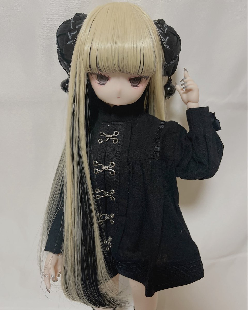 ___hamstar___'s tweet image. 髪にも服の袖にも鈴がついているのよ

 #おぺちゃんこ