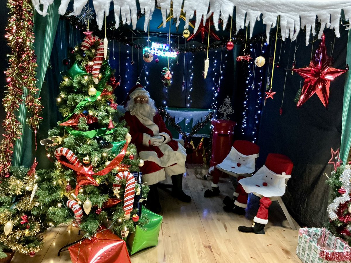 Santa even made an appearance! <a href="/LawmuirPS/">Lawmuir PS</a> <a href="/ParentLawmuir/">Lawmuir Parent Council</a>