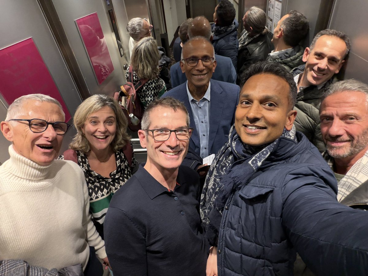 _ShankarSiva's tweet image. Thank you very much for the invitation @bslotman - I was very honoured to be amongst the ✨⭐️ 🇨🇭🇩🇪🇫🇷🇬🇧🇧🇪🇳🇱🇨🇦in #radonc to celebrate your retirement! We managed to squeeze in a bit of laughter amongst the science as well…. And even some bowling @drdavidpalma 🎳 👀
@finn_corinne…
