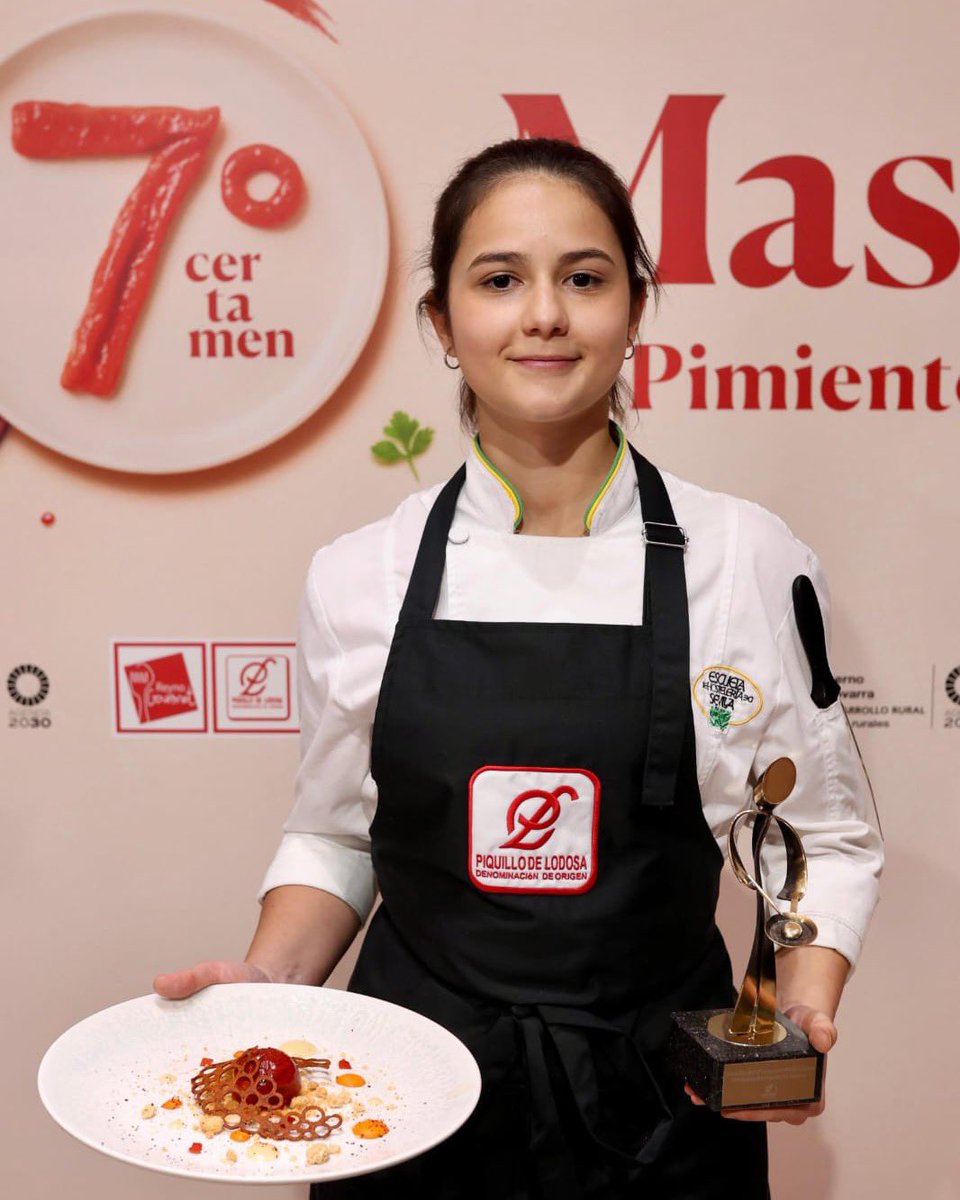 🌶️ “ORGULLO” ES NOMBRE DE MUJER

Por aquí os dejo mi artículo para <a href="/elcorreoweb/">El Correo de Andalucía</a> con Irene Jiménez, alumna de la <a href="/ESH_Sevilla/">Escuela Superior de Hostelería de Sevilla</a> , como ganadora del Master Tapas Pimiento del <a href="/piquillo_lodosa/">piquillo_lodosa</a> , celebrado el pasado jueves en Madrid

🗞️ elcorreoweb.es/sevilla/2025/1…