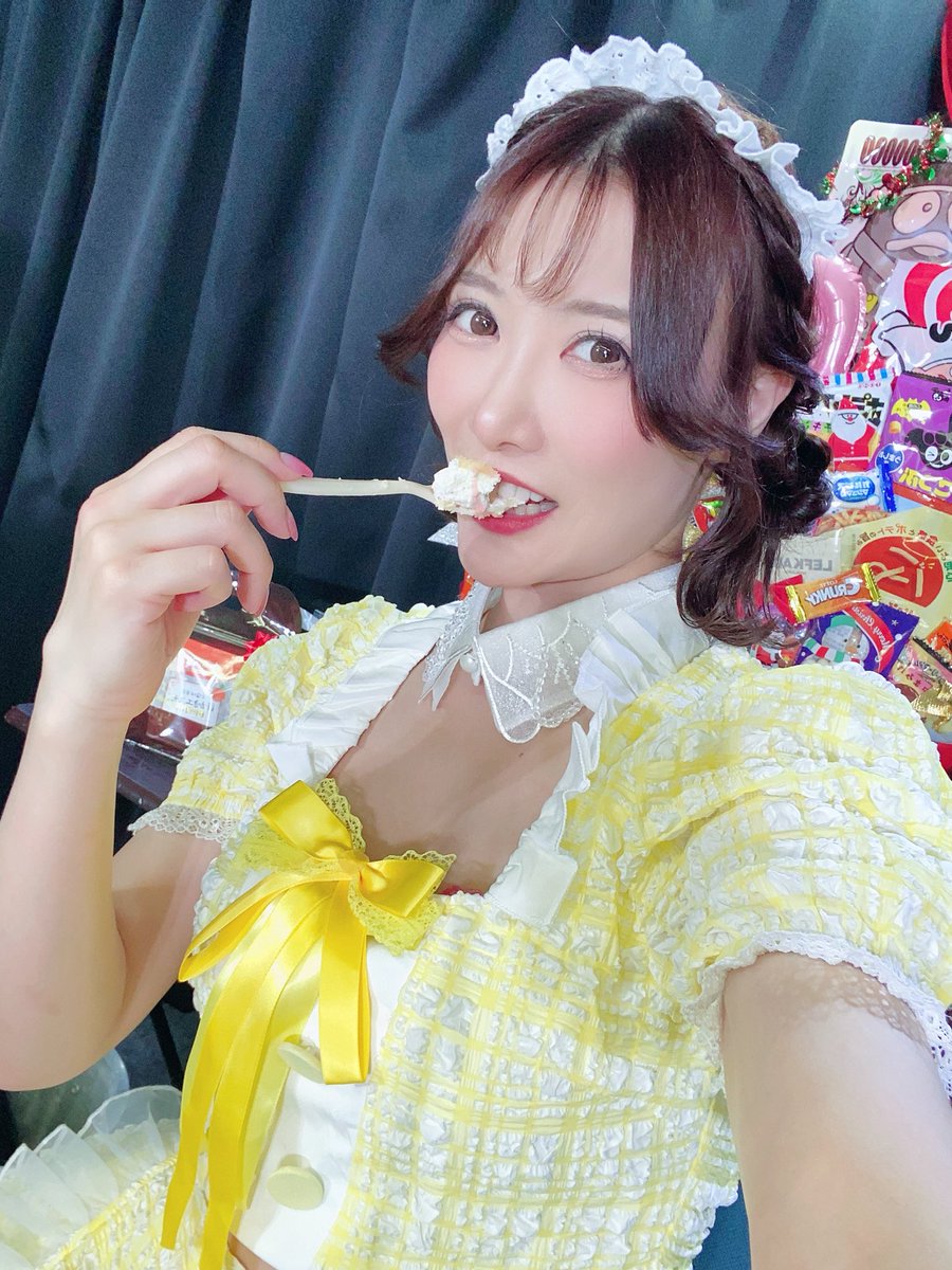 miko_1201's tweet photo. 本日のレフカダさんおたんじょうび会、来てくださったみなさんありがとうございました‼︎✨
シャンパンやケーキごちドリやお菓子たちのお祝い、たーくさんで嬉しかったです😘
ここでしか話せないようなことも話せたり🤫
たくさん楽しかったです🥰🧸 https://t.co/STMj6x46aa