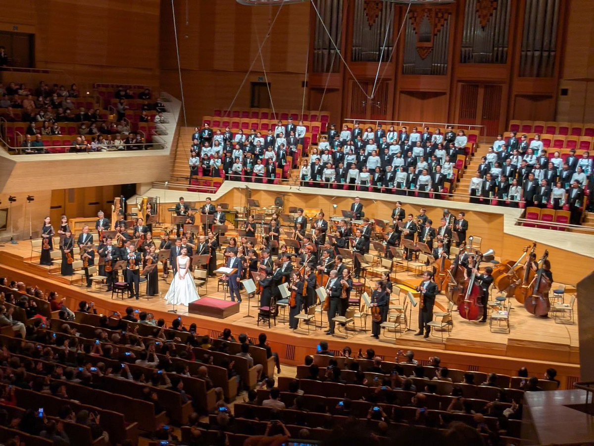 日本フィハーモニー交響楽団定期演奏会、2日間とも多くのお客様に見守られ、終演いたしました。山田和樹マエストロの導きのもと、東京音大合唱団の皆さまと一緒に、プーランク、武満の音楽の美しさをお届けできていたら嬉しく思います。ご来場いただいた皆さま、ありがとうございました！アーカイブは