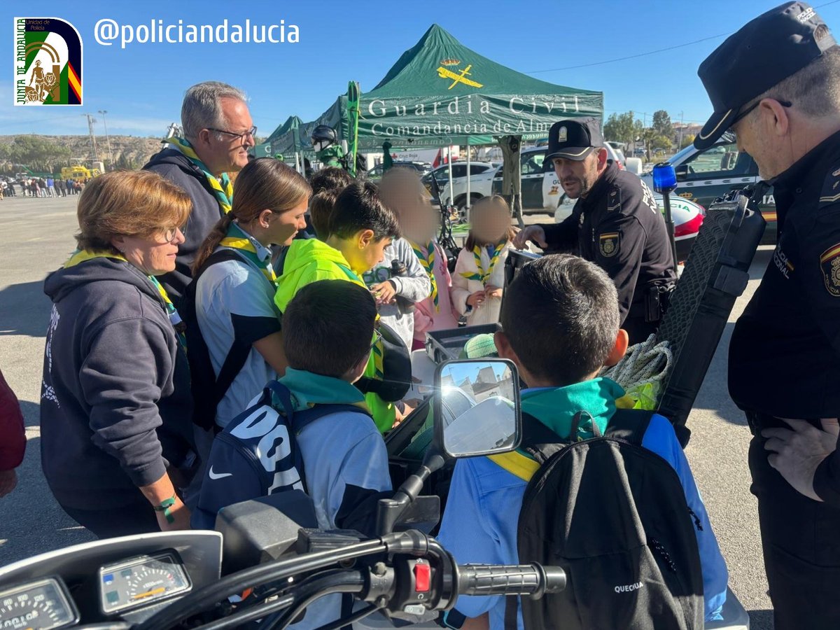 policiandalucia's tweet photo. III Exposición de Medios de Emergencias y Prevención de Incendios, #Abox #Almería 🚔🚒🚑🔥
Una jornada llena de aprendizaje, demostraciones y actividades

Una cita imprescindible para conocer de cerca el trabajo de los servicios de emergencia y disfrutar en familia https://t.co/1tMZkjBbVL