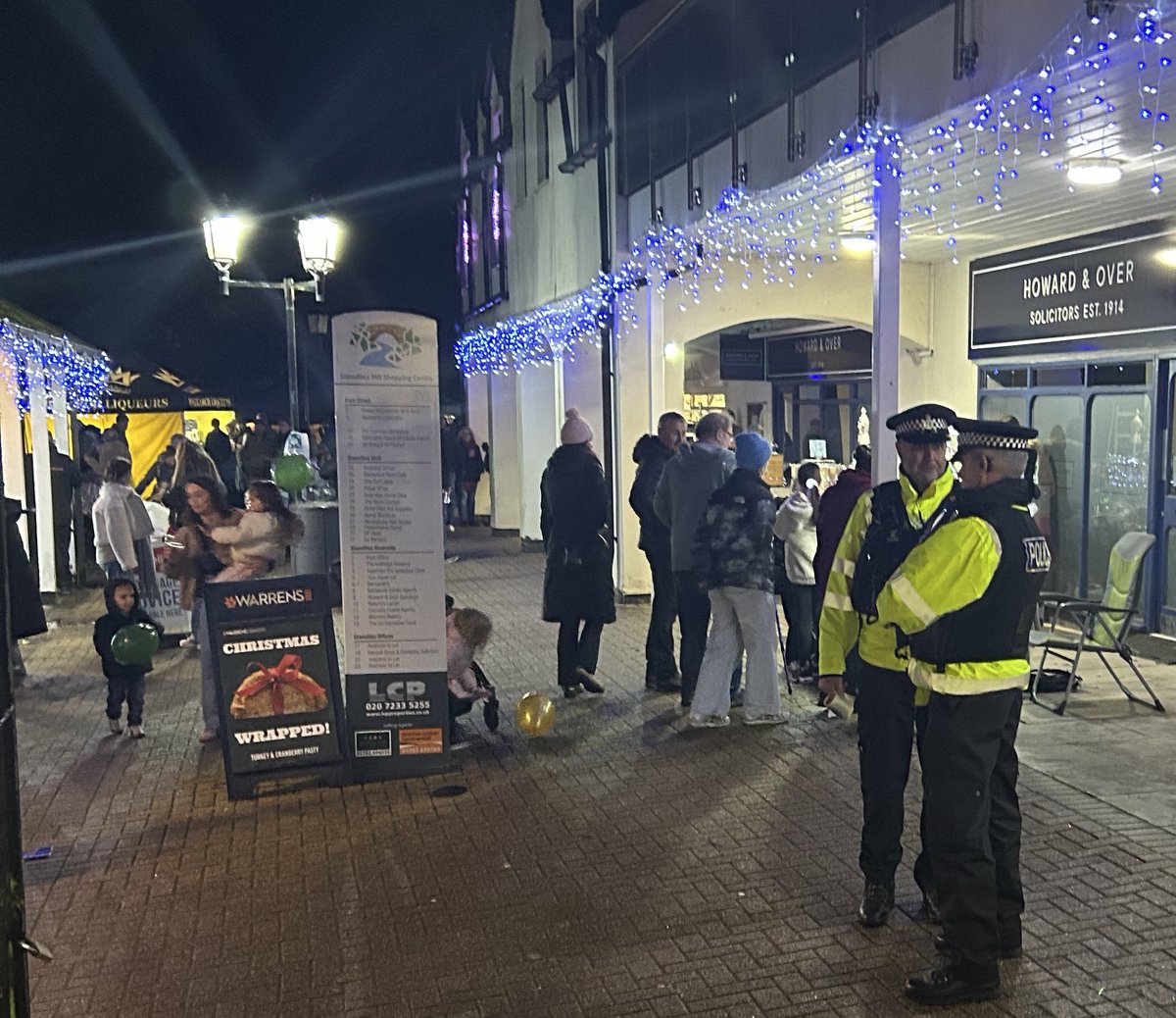 SouthDevon_SC's tweet image. We have 12 officers out and about this weekend. Last night we attended the #Ivybridge Christmas Parade 🎄 which was a great family event. Then supported #Response later in the evening.