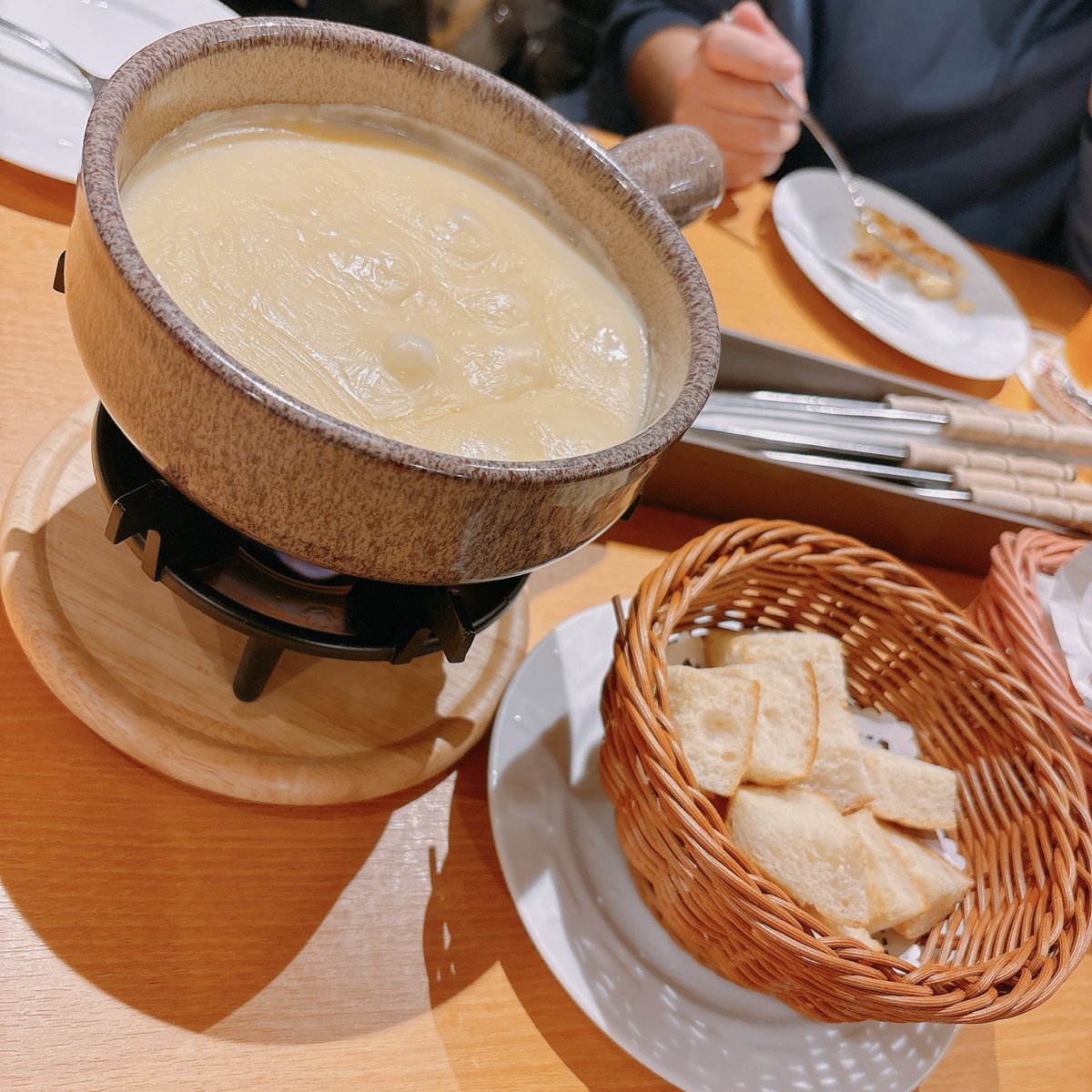 食べたものの写真保存上手くできていなかったのでなくなっちゃったんですが、クレープと揚げサンドイッチみたいなのを頂きました！
めちゃくちゃ楽しかったです〜！お邪魔しました🙌