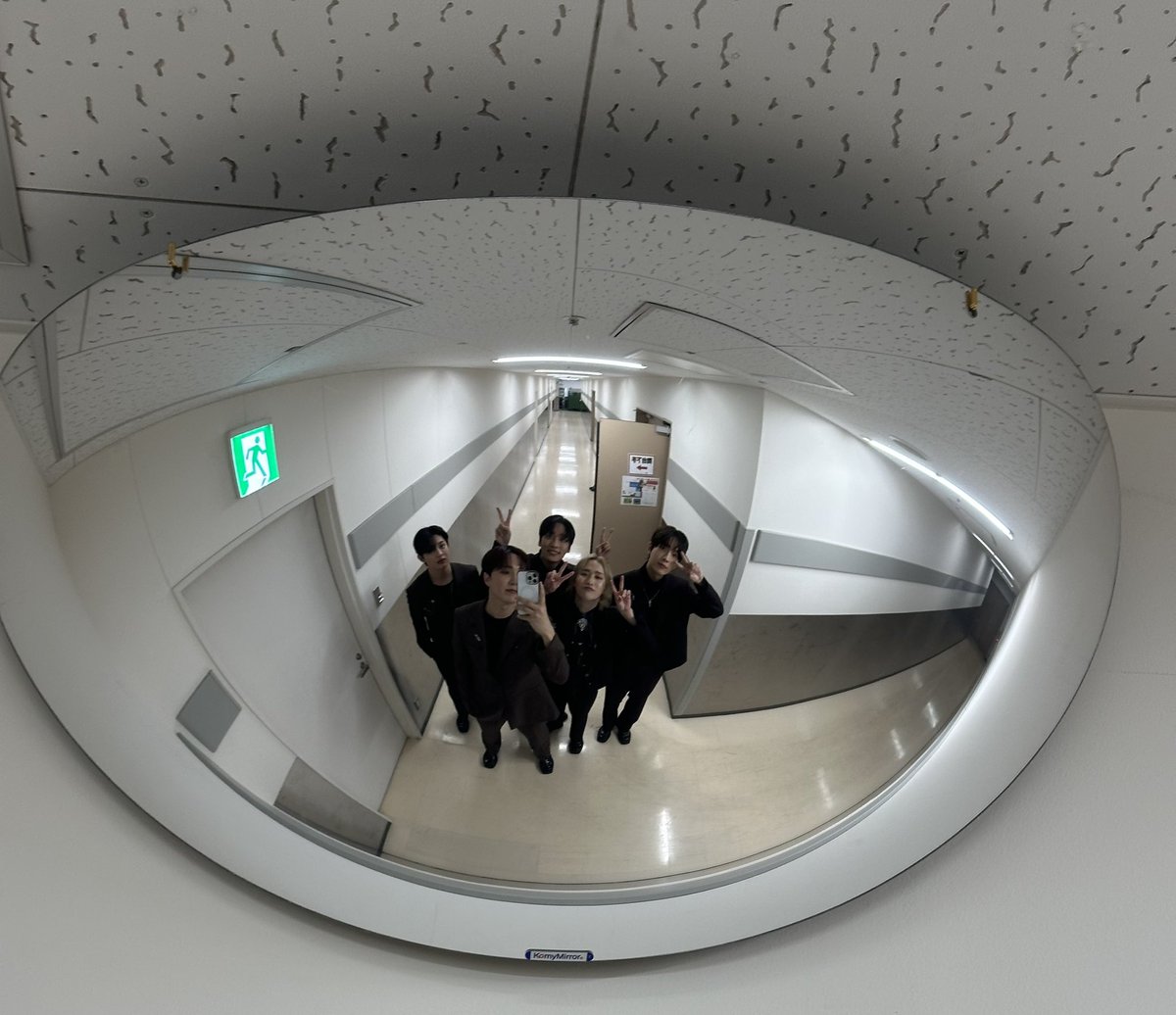 [📸]

EVERS🥰와 함께 해서 행복했어
고마워🩵

#EPTS #EPICTRAVELS #에픽트레버스