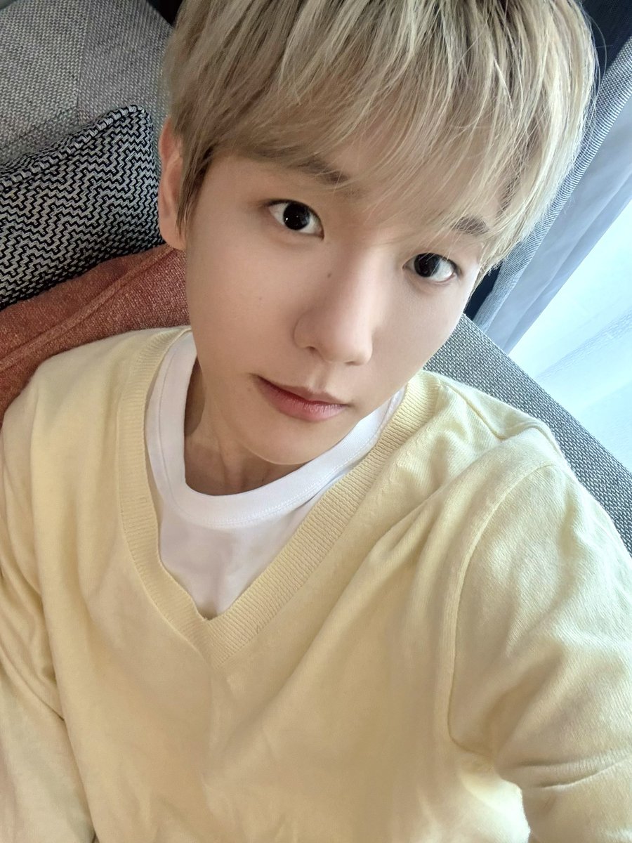 BAEKHYUN_INB100's tweet image. 2025.11.29 YIZHIYU
Shanghai Fan Sign Event ✍️

상하이 체리들! 오늘 어땠어요?! 백현이 보니까 힘이 나죠?☺️ 저도 응원 듬뿍 받고 가요!! 고마워요🫶🫶

#백현 #BAEKHYUN #EssenceofReverie #Elevator