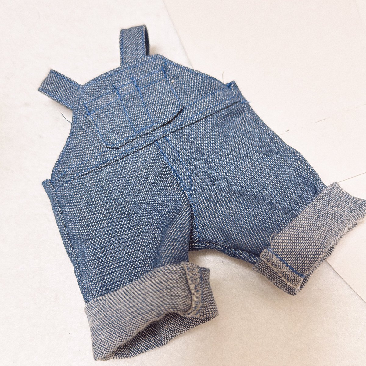 ぬいちゃんのオーバーオール
この工程と型紙パーツ数だと、かなり割高になりそう💦
うぬぬっ
型紙の見直しが必要かも💨