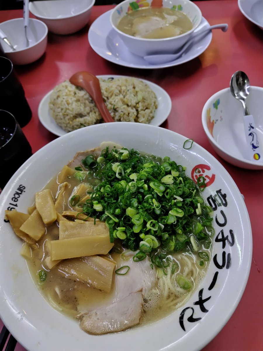 長男のリクエストにより、家族でラーメン屋に。
やるしかないわね。