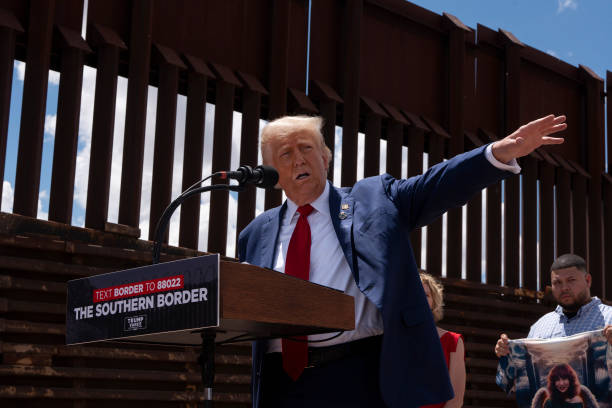 IAbhi_s's tweet image. Spot on, Tommy.

Trump is building the wall and slashing benefits, America First in action. 

Meanwhile, UK is opening the doors for disaster called Illegals and funds crime waves with taxes of natives. 

Time for Starmer to wake up or get replaced. 🇺🇸🛑🇬🇧 #SecureBorders