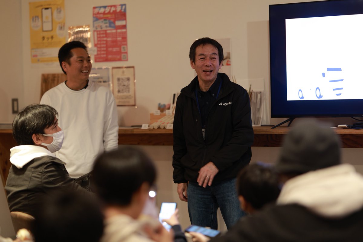 civicpower_inc's tweet photo. 【自動運転バスは「ニガテ」をどう克服しているの？】
本日は #みらドラ！ Day6を開催！前回に引き続き、システム開発をしている先進モビリティ株式会社の井上さんが第3便に同乗してくださいました🚍

休日ということもあり、ご家族連れの方にもたくさんご参加いただきました！乗車中は、心地よい揺れにうとうとしてしまうお子さんも。自動運転バスには初めて乗ったという方は「静かでびっくりした！」と驚かれていました。

井上さんが同乗してくださった第3便は、自動運転技術の “ 今 ” に迫る濃い時間になりました！

次回の #みらドラ！は12/26(土)に開催予定！親子で楽しめる乗車体験に加え、メイドインひたちのおやつをご用意してお待ちしています🍪普段バスにあまり乗らない方も、自動運転技術に興味がある方も、是非ぜひご参加ください！

詳細・お申し込みはこちら👇
https://t.co/ZnuPEVInM2