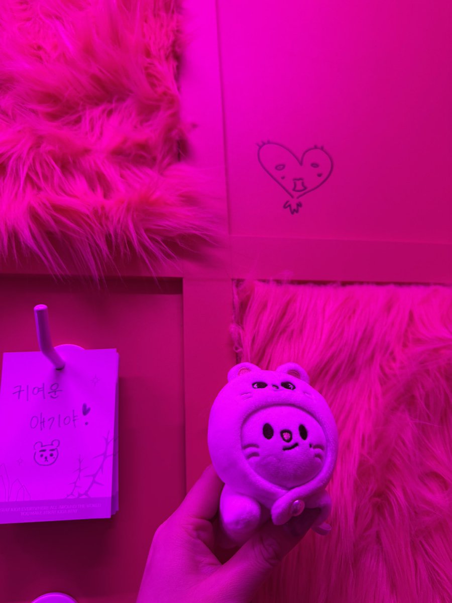 chytto0320's tweet photo. 2週目❣️
かわいい痕跡たくさんあった😻
#StrayKids #스트레이키즈 #Do_lt #신선놀음
#SKZ_DO_IT_POPUP
#사운드웨이브 #SOUNDWAVE https://t.co/uiN5kALHGB