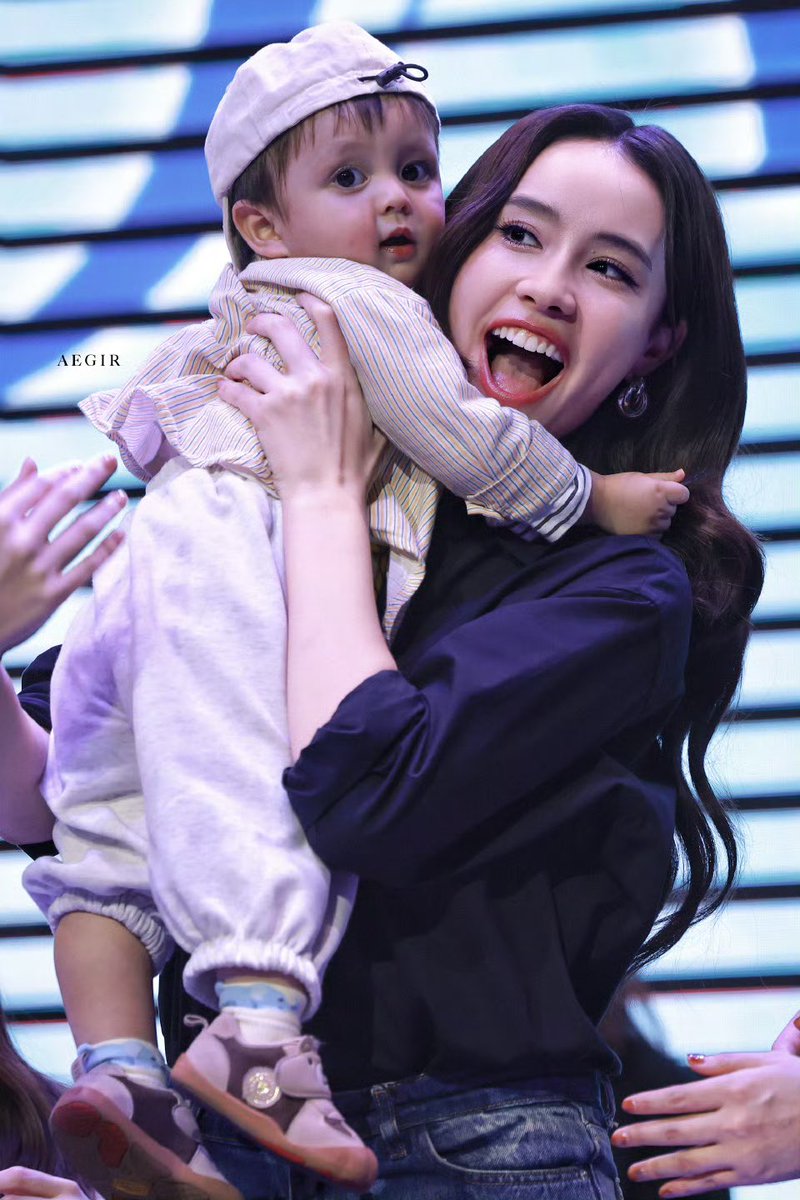 JaynaOfficialTH's tweet photo. ว้ายยยยยยยยย ลูกใครคะ????? 
น่ารักมากกกกกกกกกก 🦙🐵👶🏻

GINJAY FIRST FANSIGN
#GinJayFansignAtGuangZhou https://t.co/F1Hb5SotKo