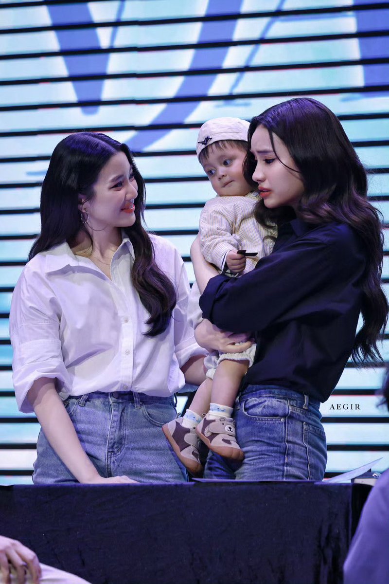 JaynaOfficialTH's tweet photo. ว้ายยยยยยยยย ลูกใครคะ????? 
น่ารักมากกกกกกกกกก 🦙🐵👶🏻

GINJAY FIRST FANSIGN
#GinJayFansignAtGuangZhou https://t.co/F1Hb5SotKo