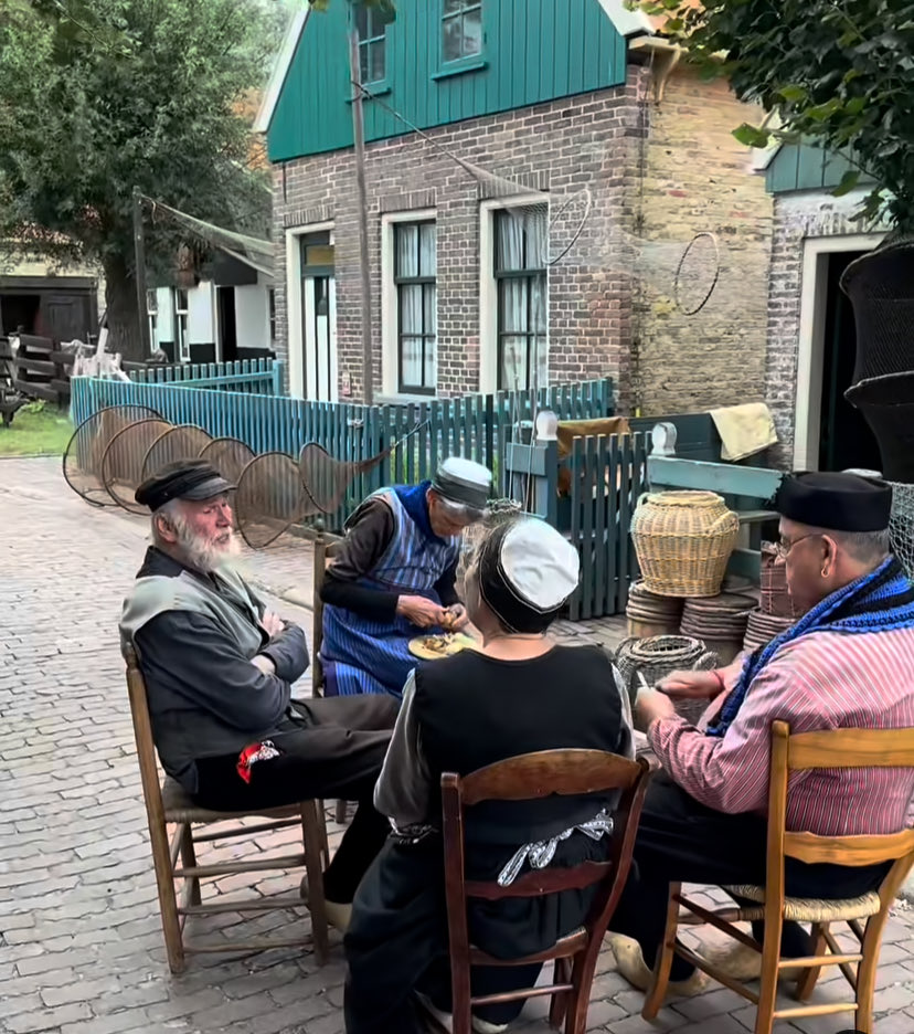 Straks even een visje eten op Urk.
Geniet van de dag 👋