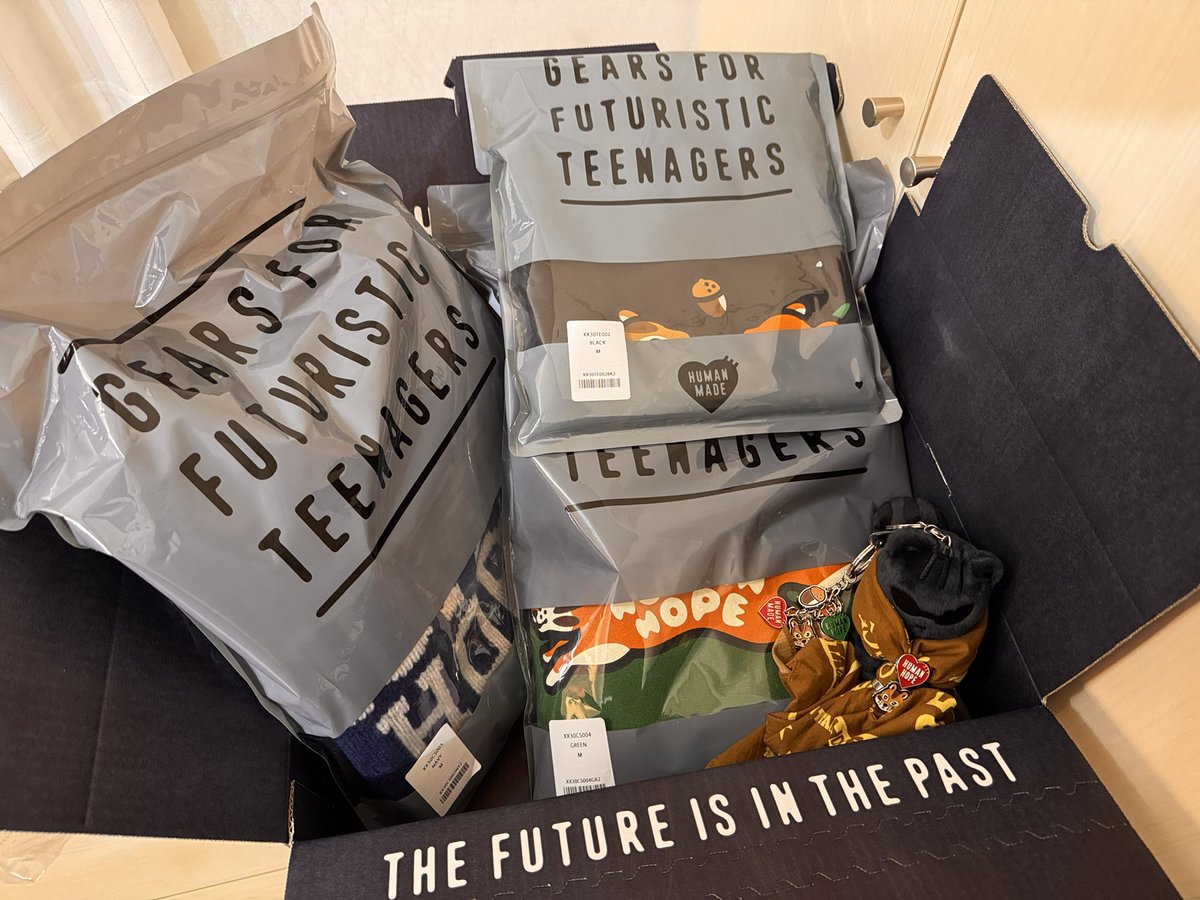 HAPPIshare0218's tweet image. 今日まとめてHUMAN HOPEアパレルが届きましたー💚
がーわーいーいー😭
着るのが楽しみ！！！
後はマグが届けば、とりあえず買えたものはコンプ😙
わぁーーー🙌🏻

#jhopexHumanMade #HumanMade #HUMANHOPE #jhope #제이홉