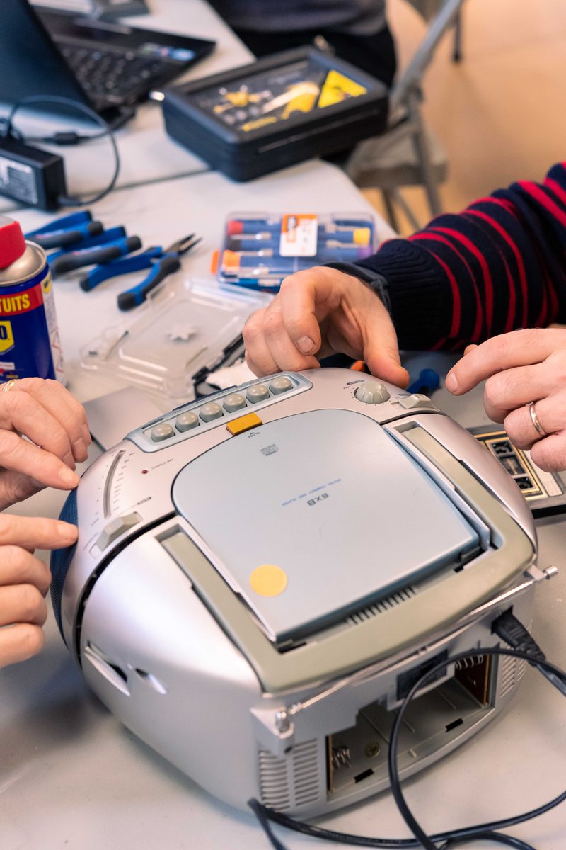 Le Prochain Repair Café de Sèvres aura lieu le samedi 6 décembre à partir de 14h00 à la Maison des Associations, salle Jupiter. 

<a href="/GPSO_SeineOuest/">Grand Paris Seine Ouest (GPSO)</a>
<a href="/ville_sevres/">Ville de Sèvres</a>
<a href="/RepairCafeIDF/">Repair Café Île-de-France</a>

repaircafesevres.wixsite.com/rcsevres