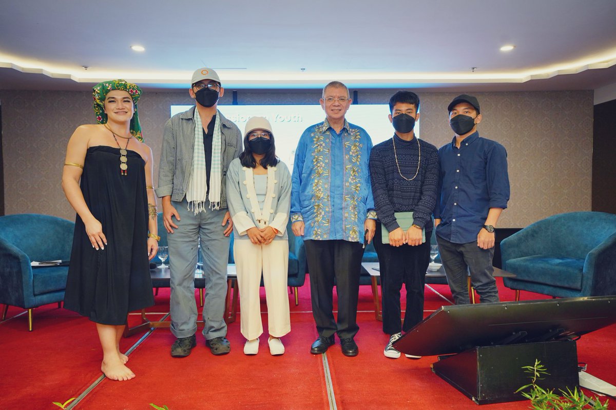ls_mpi's tweet image. Guess what we talked about and why we all wore masks except for two of them. 
#Myanmar