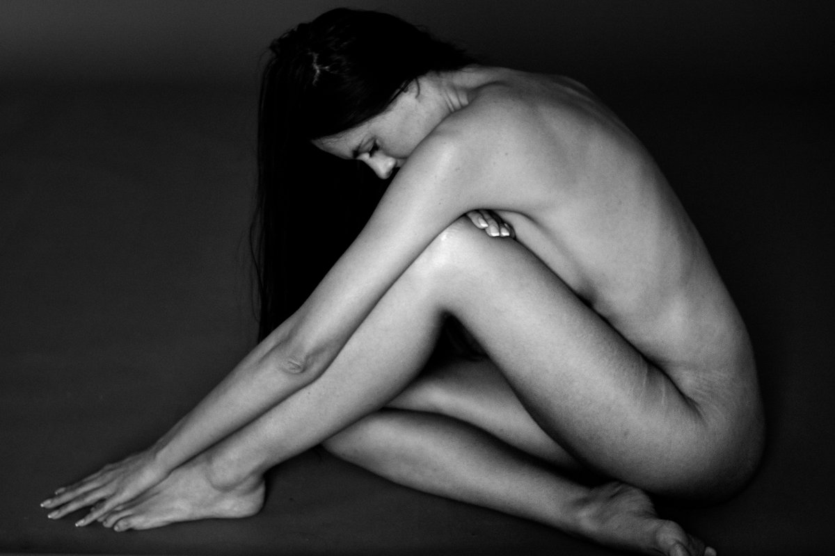 GM, weekend enjoyoors!

A simple Q for today: who will start this auction?
📐Reserve: 0.1e 
📐Triangle of Love

We fall under patterns without realizing it... until we gently stretch inwards and discover we are a simple triangle of love