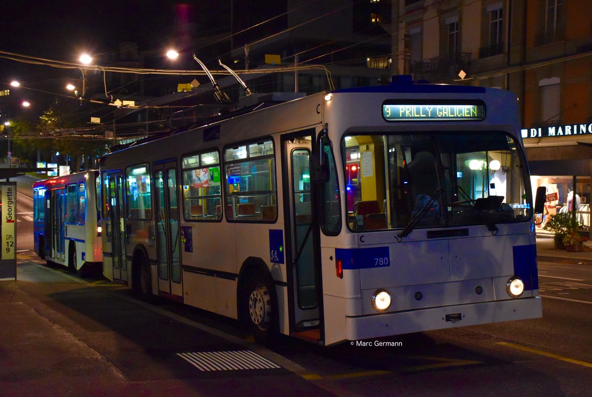 MarcNAW780's tweet photo. Bonjour à tous !

Voici le Trolleybus NAW BT-25 n°780 en service sur la ligne 9, à destination de Prilly Galicien, il va rentré au Dépôt de Perrelet. 
Cc @MarcGermann3 
#TeamNAW700 

© Marc Germann https://t.co/G7mj26ewQ9