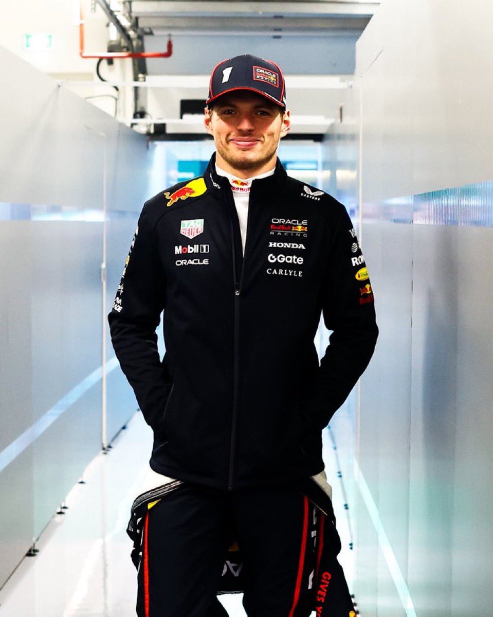 LeSprintEdition's tweet photo. « Si j'avais piloté la McLaren, j'aurais déjà remporté le championnat du monde facilement. » 👊

Max Verstappen, sur la course au titre.

#F1 https://t.co/civoD1Q5Ox
