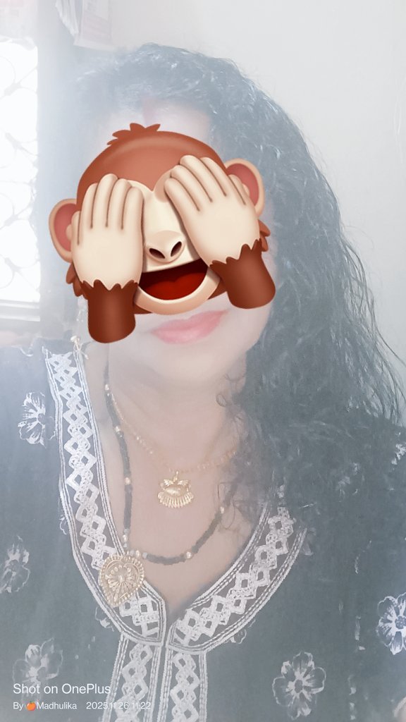 madhulikasmilee's tweet image. लड़कियों की जिंदगी में जो पहला प्यार होता है न् वो होता पापा और आखिरी पियार होता है उसका बेटा और जो बीच मे मांग भरने वाला और गले में मंगलसूत्र का पट्टा पहनाने वाला आता है न् वो जिंदगी झंड करके रख देता है 
हां नी तो 😏