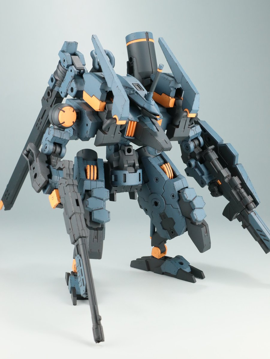 emeth03's tweet photo. 30MM バスキーロット・アルテミス 完成！

エグザビークルをメインにバスキーロットや大型ブースターユニット等を組み合わせてみました！
肩の折り畳み式レールガンで狙撃するようなイメージです！
他のポーズや使用塗料は下に書いてみます
(1/3)
#30MM https://t.co/Z6KwHMKPmx